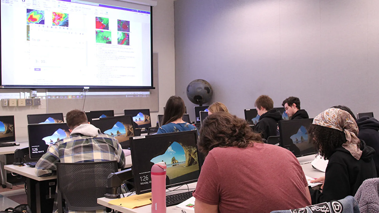 Students in GEOG 5942 - Severe Storm Forecasting